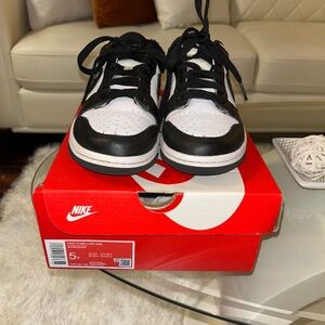 Nike Panda Dunks